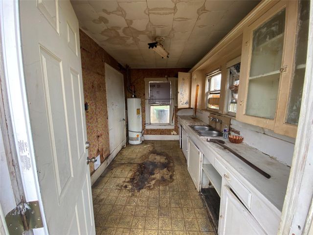 2715 Oakcliff Street, Houston, TX 77023