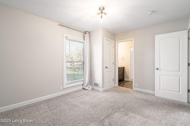 3118 Sunny Ln, Louisville, KY 40205