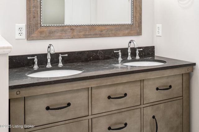 3118 Sunny Ln, Louisville, KY 40205