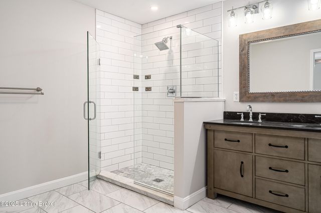 3118 Sunny Ln, Louisville, KY 40205