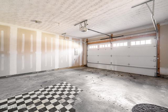 3118 Sunny Ln, Louisville, KY 40205