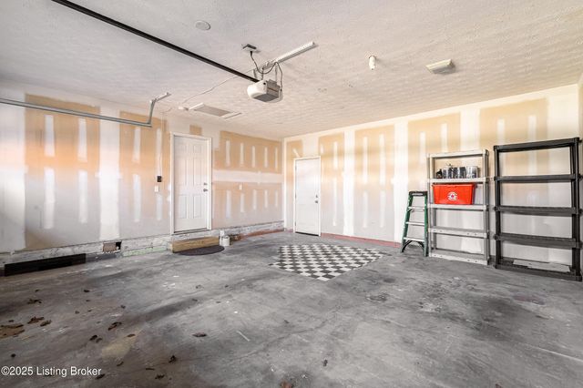 3118 Sunny Ln, Louisville, KY 40205