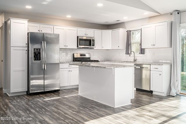 3118 Sunny Ln, Louisville, KY 40205