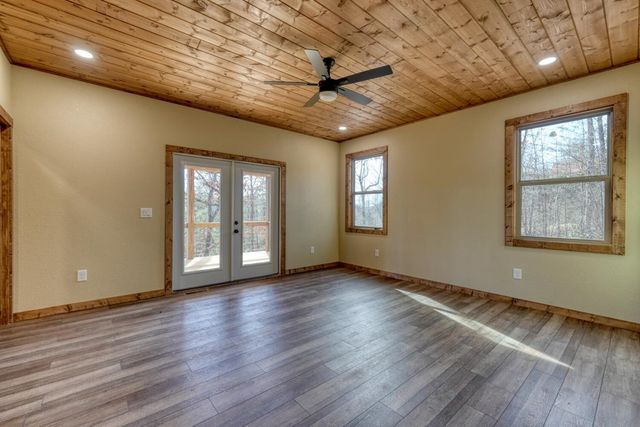 246 Brasstown Acres Drive, Brasstown, NC 28902