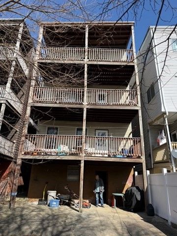 855 Saratoga St, Boston, MA 02128