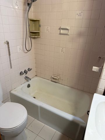 855 Saratoga St, Boston, MA 02128
