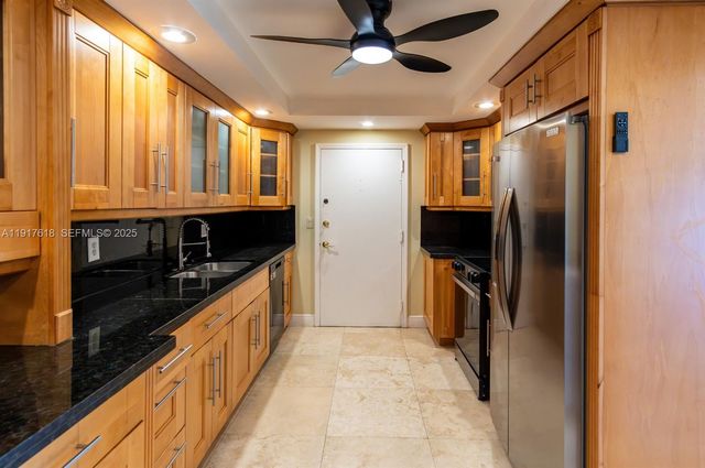 145 SE 25th Rd 1003, Miami, FL 33129