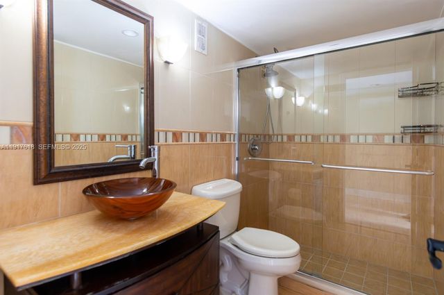 145 SE 25th Rd 1003, Miami, FL 33129