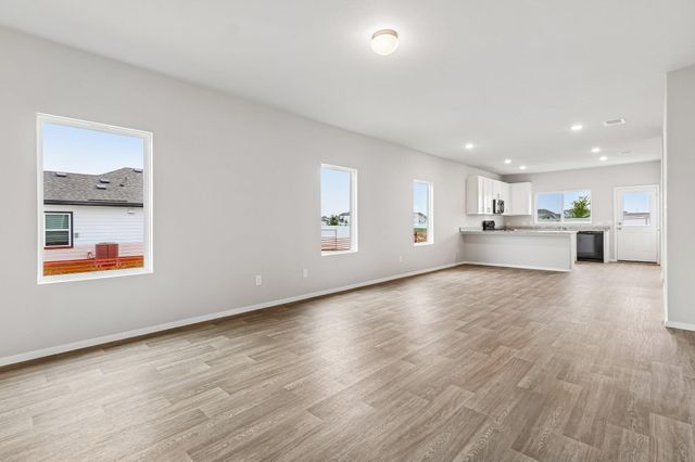 108 Bountiful LN, Elgin, TX 78621