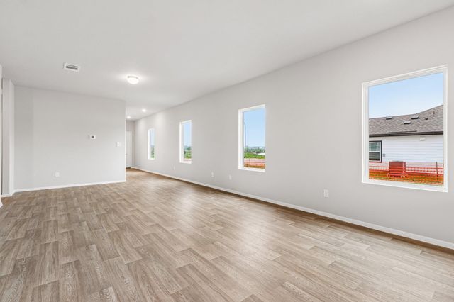 108 Bountiful LN, Elgin, TX 78621