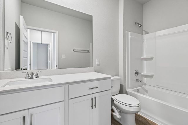 108 Bountiful LN, Elgin, TX 78621
