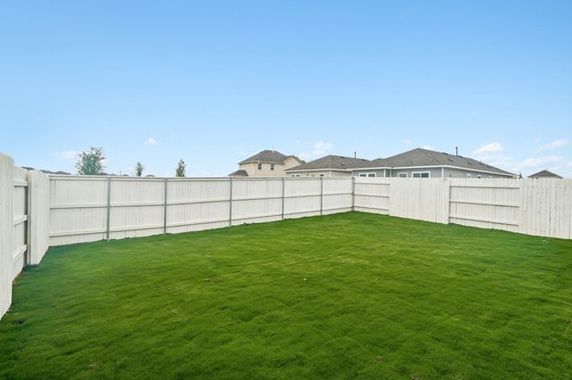 108 Bountiful LN, Elgin, TX 78621