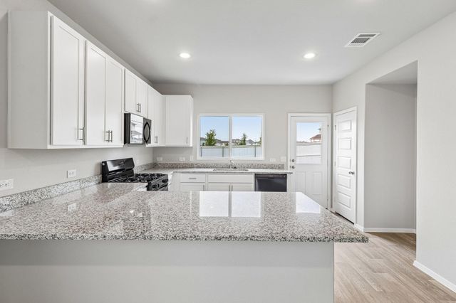 108 Bountiful LN, Elgin, TX 78621