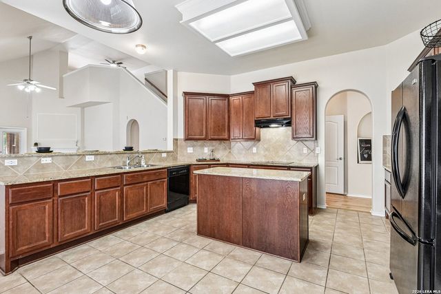 24806 Cloudy Crk, San Antonio, TX 78255