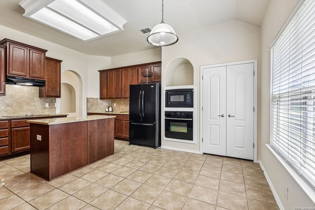 24806 Cloudy Crk, San Antonio, TX 78255