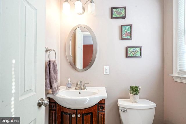 30 TOOL LN, Williamstown, NJ 08094