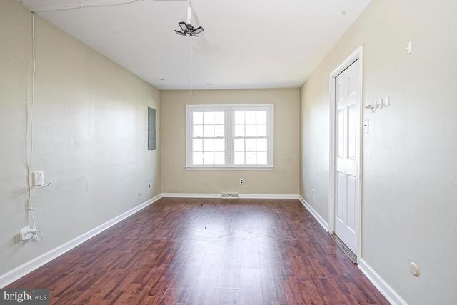 30 TOOL LN, Williamstown, NJ 08094