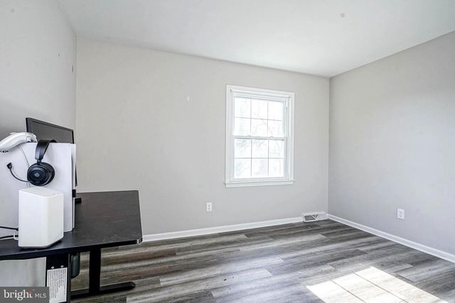 30 TOOL LN, Williamstown, NJ 08094