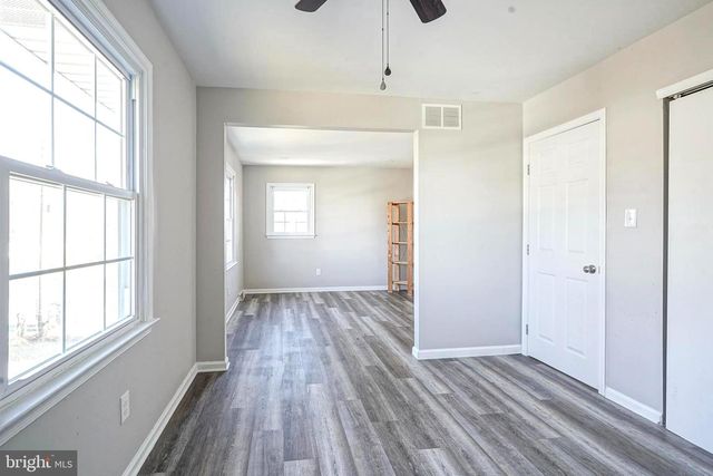 30 TOOL LN, Williamstown, NJ 08094