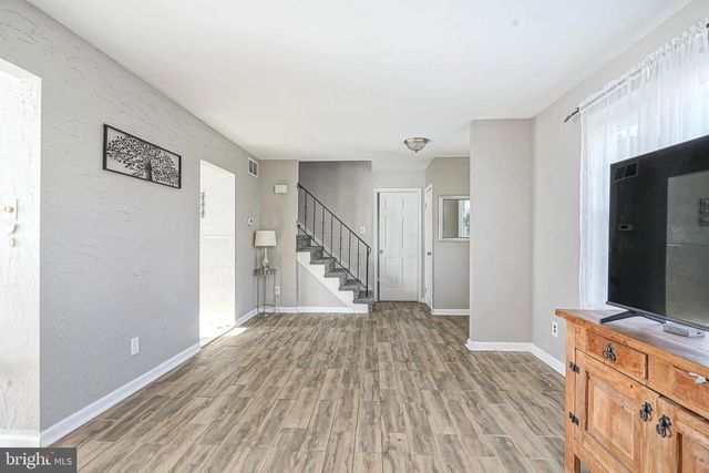 30 TOOL LN, Williamstown, NJ 08094