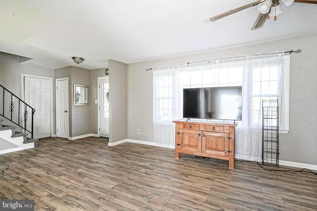 30 TOOL LN, Williamstown, NJ 08094