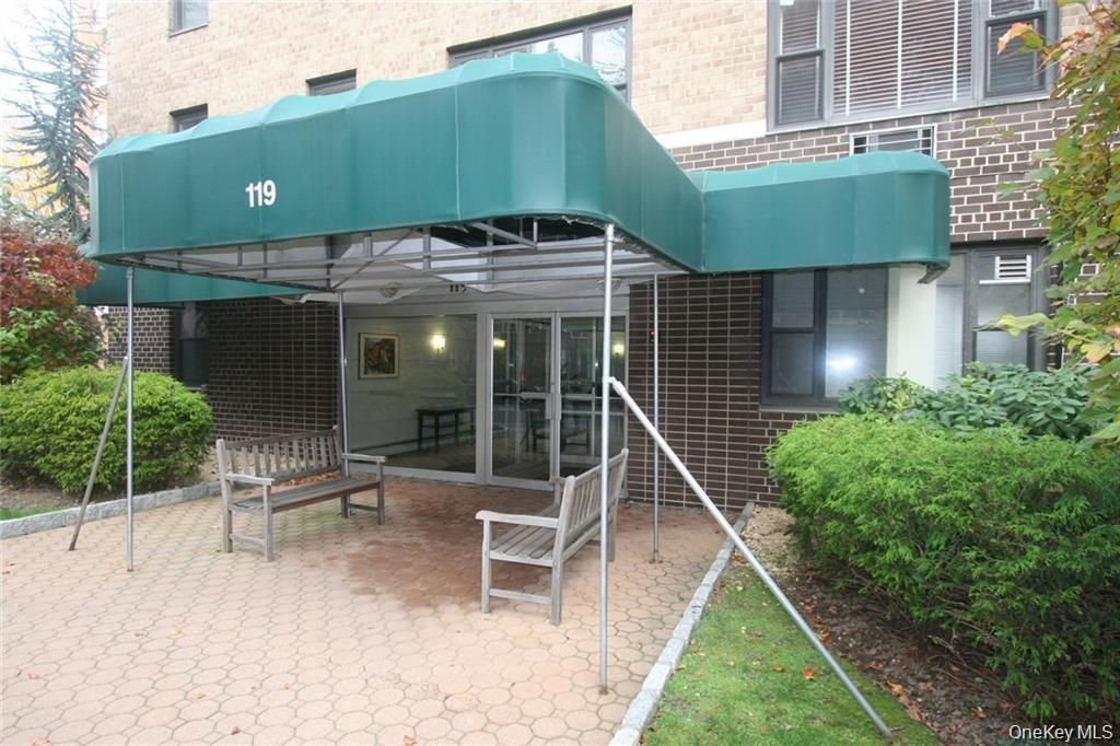119 E Hartsdale Avenue 2L, Hartsdale, NY 10530 — exterior