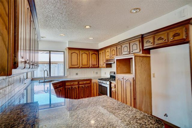 2102 Vanessa Drive, Norman, OK 73071