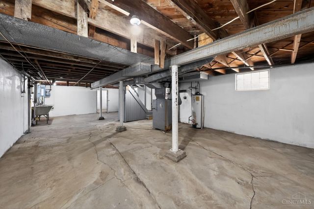 6822 Betts Avenue, North College Hill, OH 45239