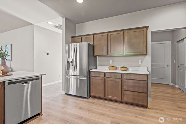3807 29th AVE Court E, Tacoma, WA 98404