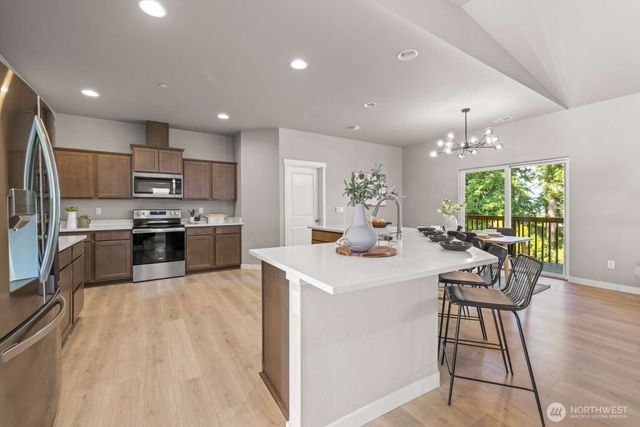 3807 29th AVE Court E, Tacoma, WA 98404