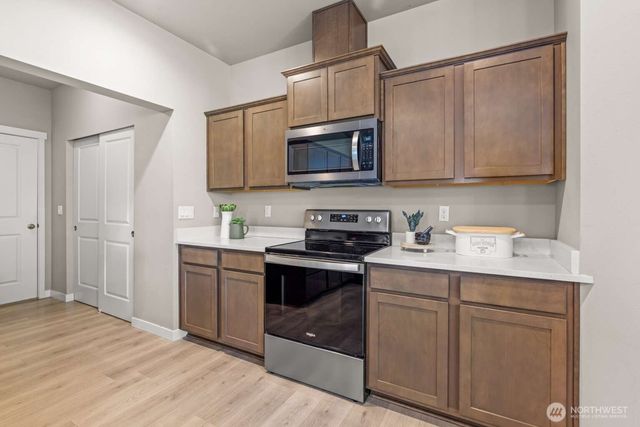 3807 29th AVE Court E, Tacoma, WA 98404