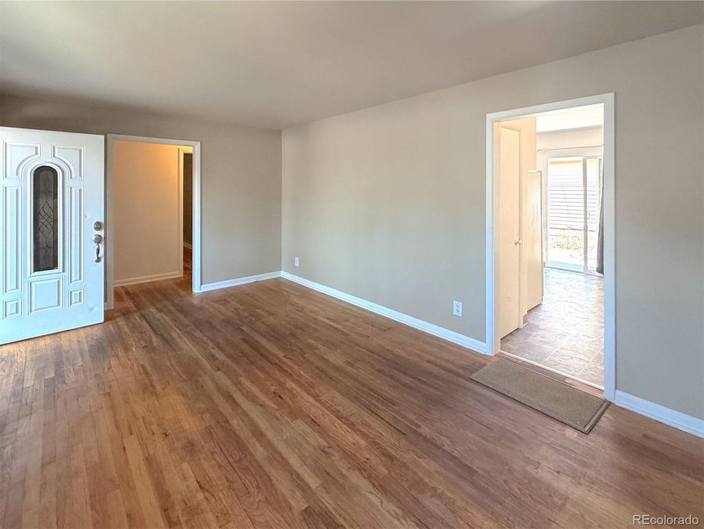 Image 3 of property listing at 5298 S Grant Street, Littleton, CO 80121