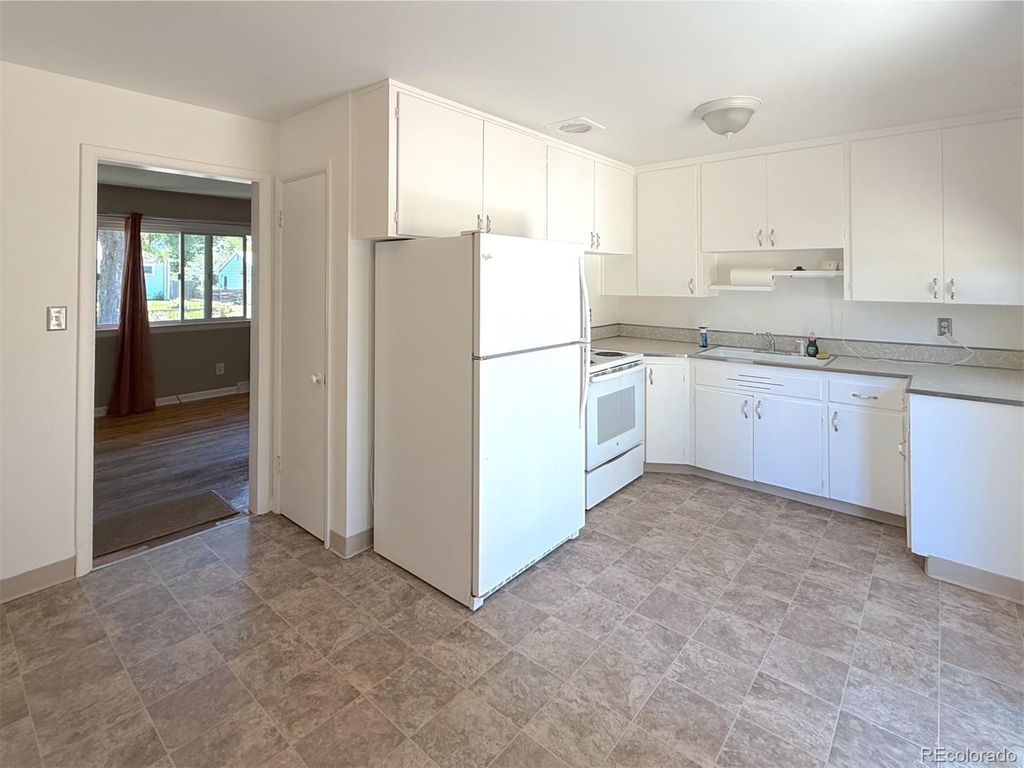Image 5 of property listing at 5298 S Grant Street, Littleton, CO 80121