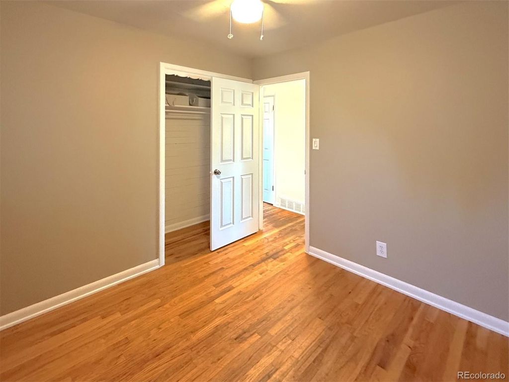 Image 9 of property listing at 5298 S Grant Street, Littleton, CO 80121