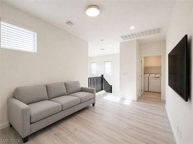 8368 Aruba Blue Creek Court, Las Vegas, NV 89113