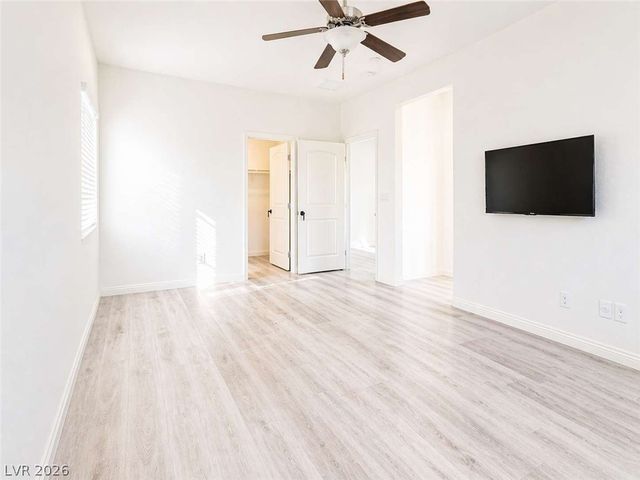 8368 Aruba Blue Creek Court, Las Vegas, NV 89113