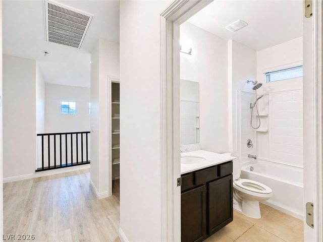 8368 Aruba Blue Creek Court, Las Vegas, NV 89113