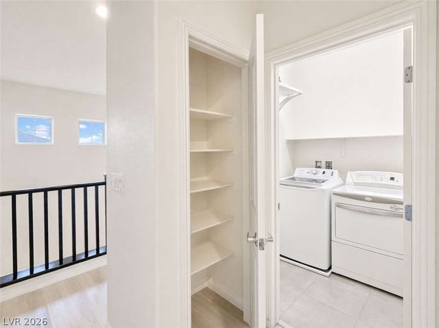 8368 Aruba Blue Creek Court, Las Vegas, NV 89113