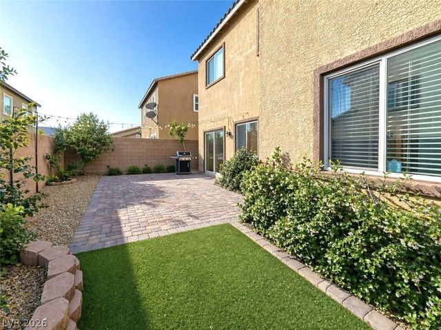 8368 Aruba Blue Creek Court, Las Vegas, NV 89113