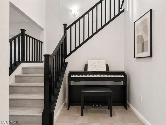 8368 Aruba Blue Creek Court, Las Vegas, NV 89113