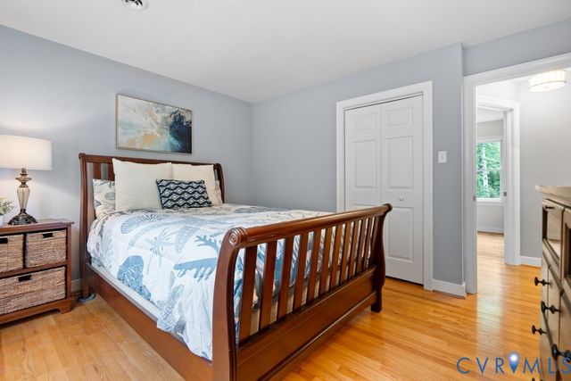 8560 Sunview Ln, North Chesterfield, VA 23235