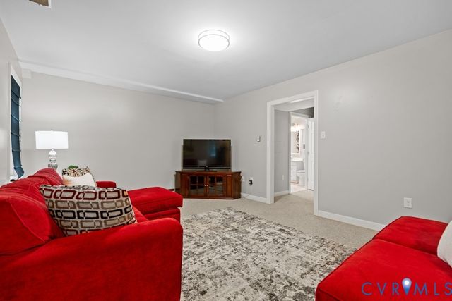8560 Sunview Ln, North Chesterfield, VA 23235