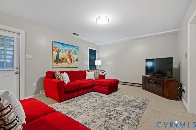 8560 Sunview Ln, North Chesterfield, VA 23235