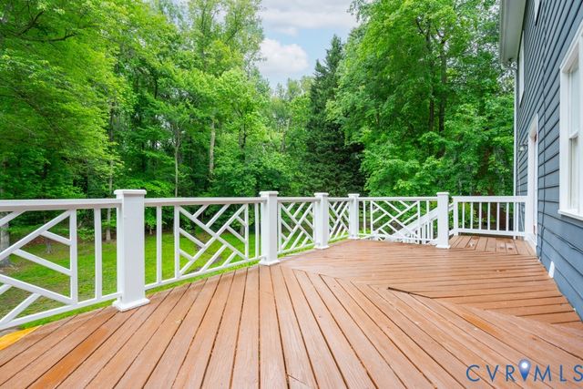 8560 Sunview Ln, North Chesterfield, VA 23235
