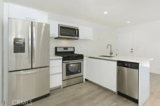 6745 Laurel Canyon Boulevard 203, North Hollywood, CA 91606