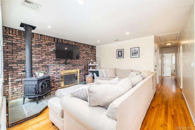 37 Hickory Road, Bayville, NY 11709