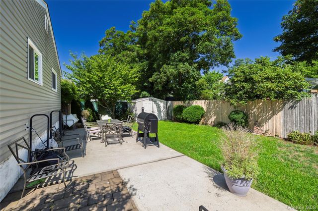 37 Hickory Road, Bayville, NY 11709