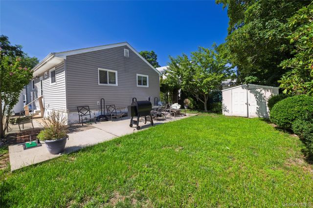 37 Hickory Road, Bayville, NY 11709
