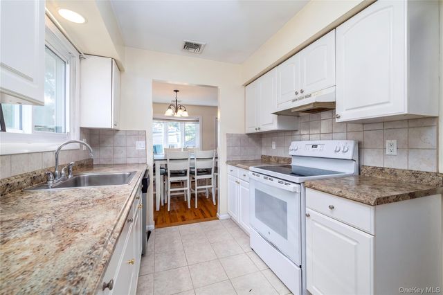 37 Hickory Road, Bayville, NY 11709