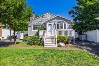 37 Hickory Road, Bayville, NY 11709